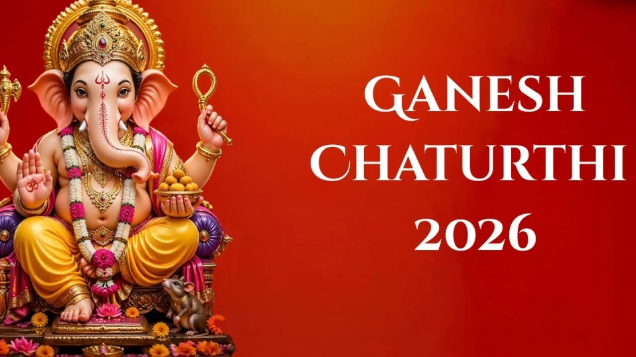 వినాయక చవితి సందర్భంగా మట్టి వినాయకుడికి పూజ చేస్తున్న కుటుంబం,వినాయక చవితి.. కుటుంబాన్ని, సంప్రదాయాన్ని, ప్రకృతిని కలిపే పండుగ