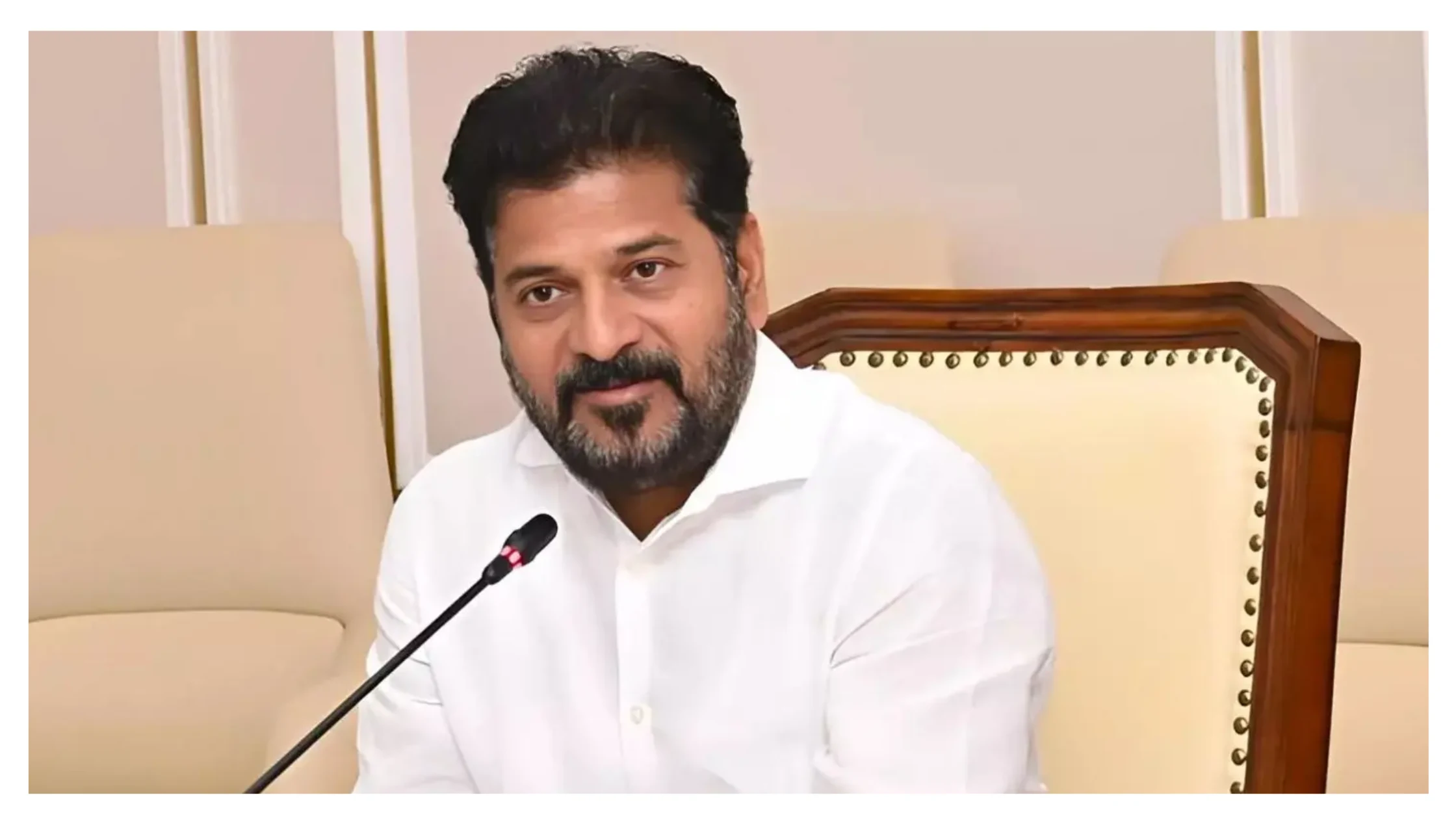 ఆక్స్‌ఫర్డ్ వర్సిటీ వద్ద సీఎం రేవంత్ రెడ్డి మరియు జీఎంఆర్ ప్రతినిధులతో సమావేశం