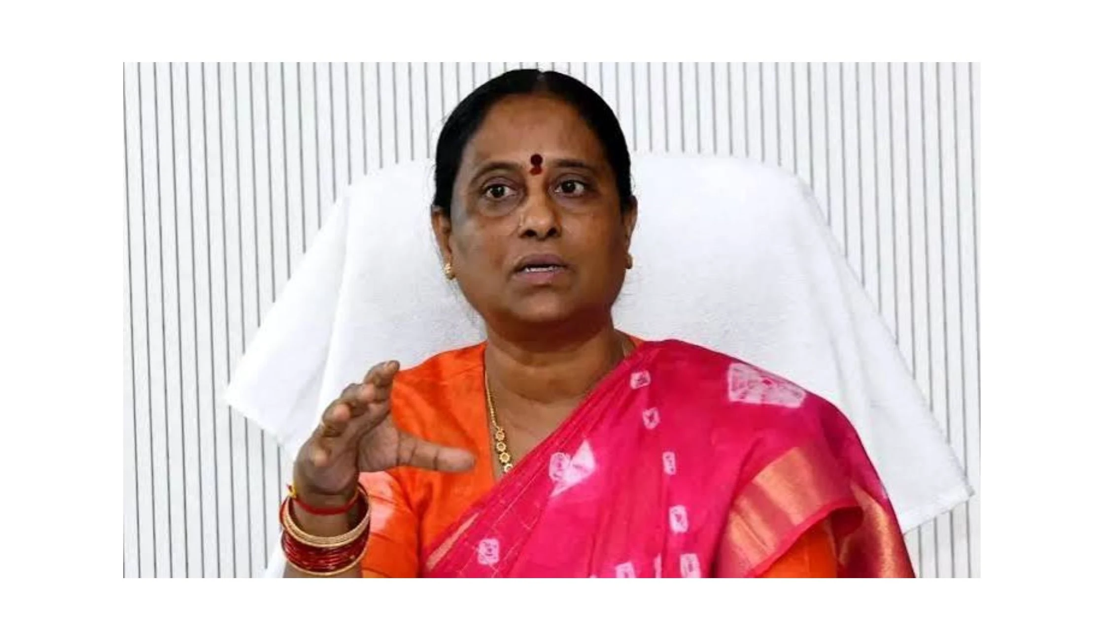 రాష్ట్ర రాజకీయాలు కొండా సురేఖ చుట్టేనా? ఓఎస్డీ కేసులో ముగ్గురు అరెస్ట్ కలకలం!